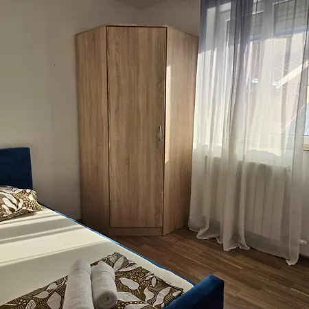 Airport 2br Filip Apartament *